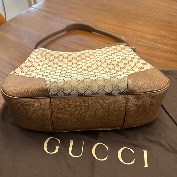 Gucci signature hobo bag leather bottom and handle. Original dust bag included. - Picture 3 of 13